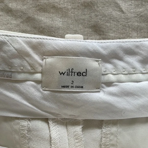 Aritzia High Waist Shorts in Cream - Picture 2 of 3